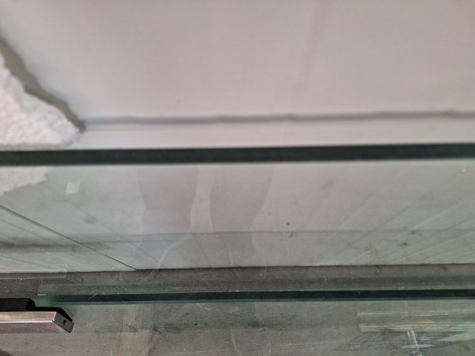 Стъклена врата двукрила