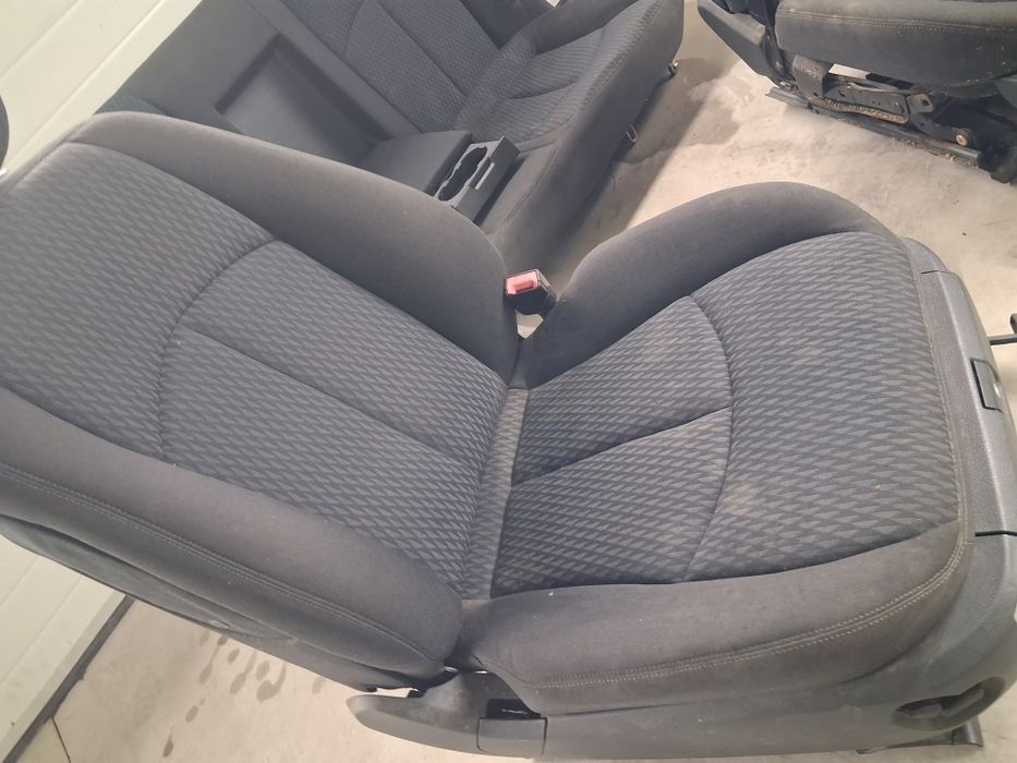 Салон за Mercedes W211