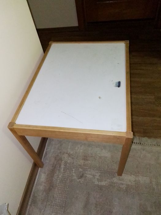 Столик и стульчики