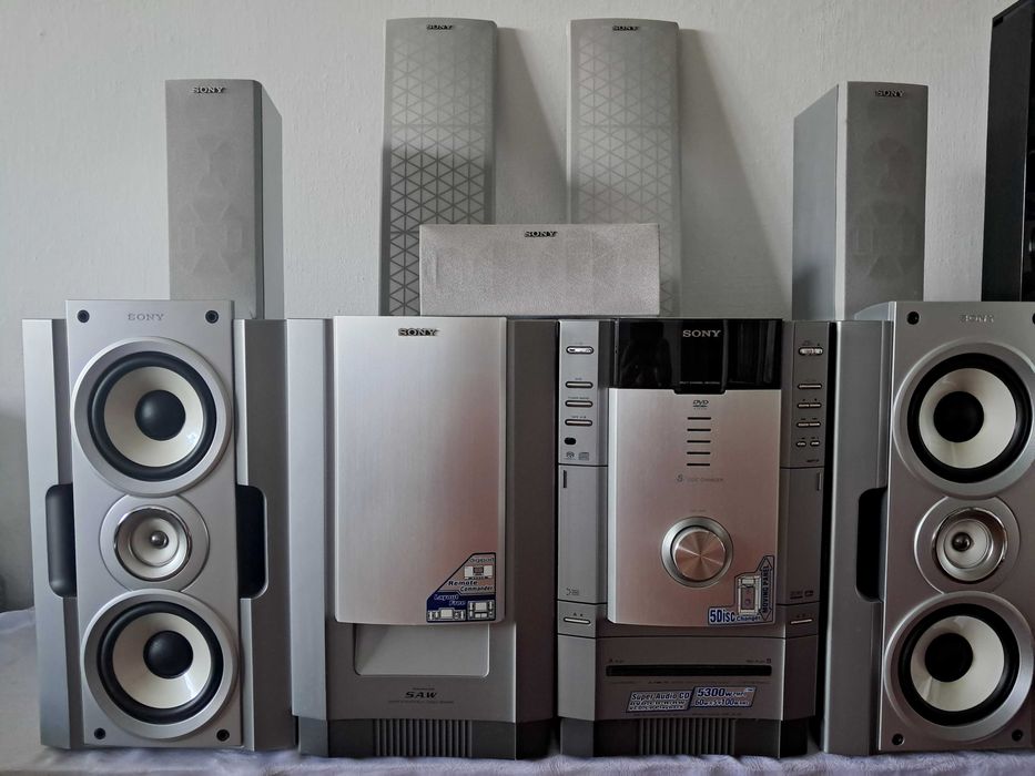Продается музыкальный центр Sony DHC-FL7D