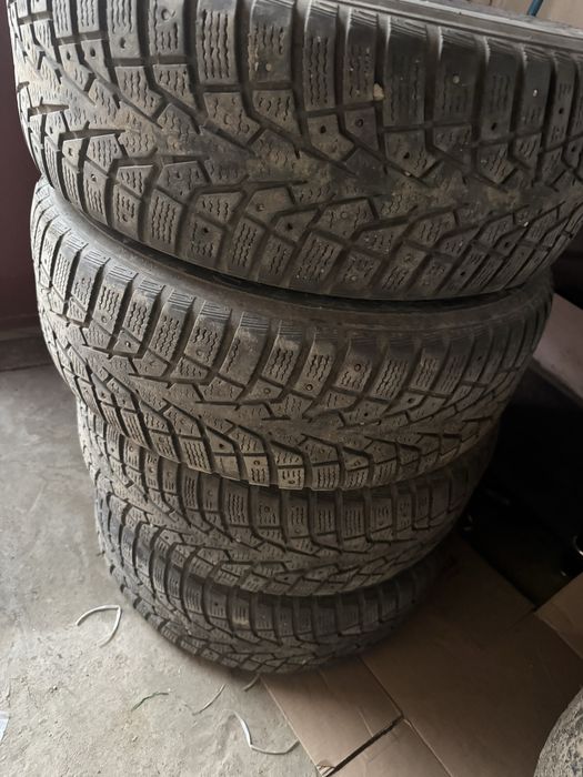 Продам Шины макссис р16