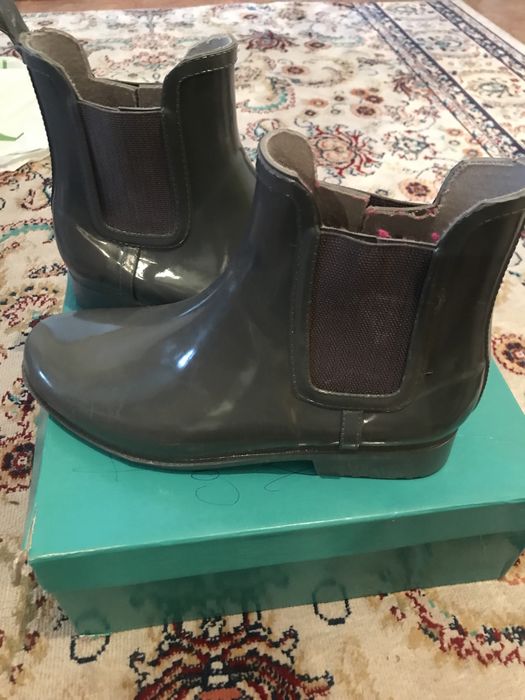 Продам резиновые сапоги