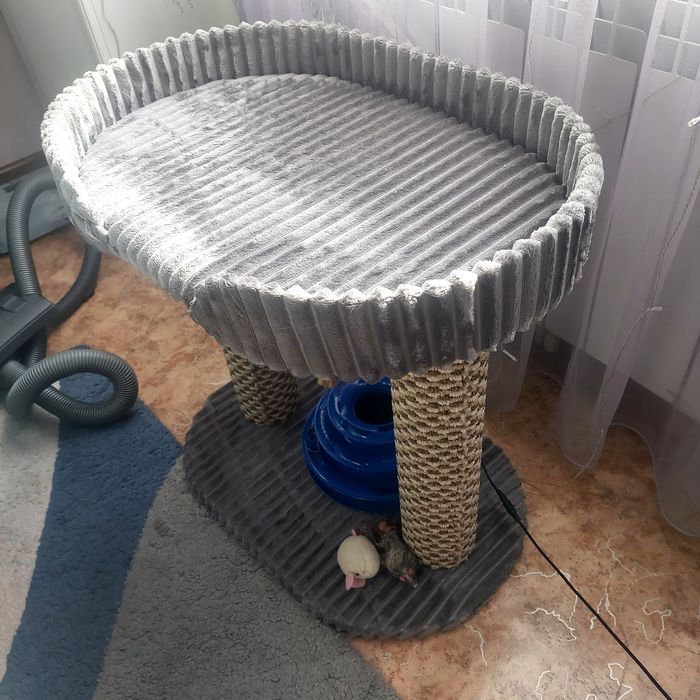 Продам домик для котов