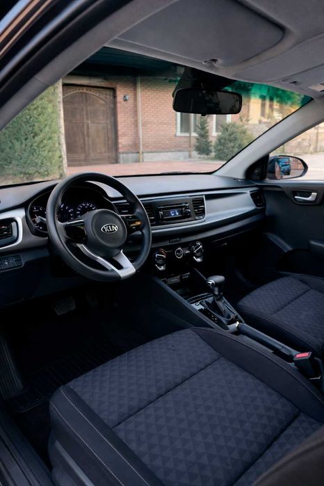 Продается Kia Rio 2018г (53,180 тыс пробег) Цвет Темно-Серый