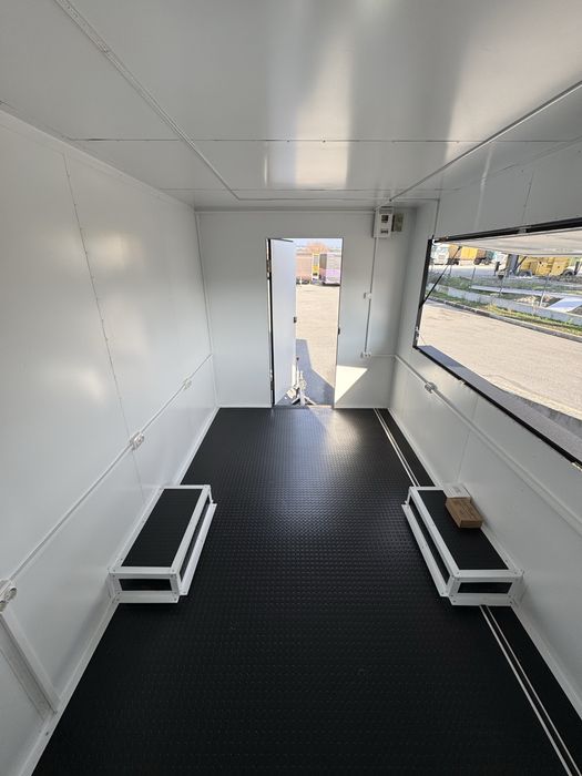 Търговско ремарке със електричество 4*2.30*2.30м