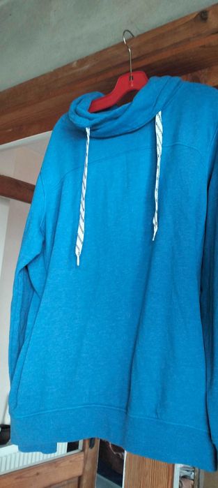 Продавам мъжки суитчер