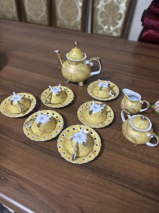 Шикарный сервиз новый не пользованный