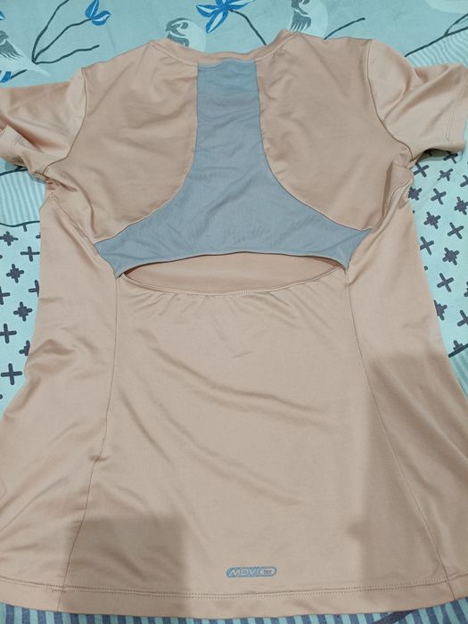 Продам футболку для фитнеса