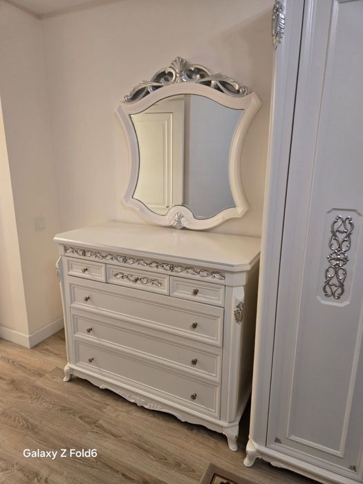 Продам спальный гарнитур