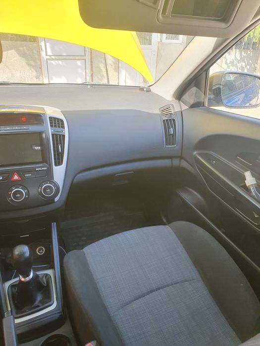 Vând KIA ceed 2010