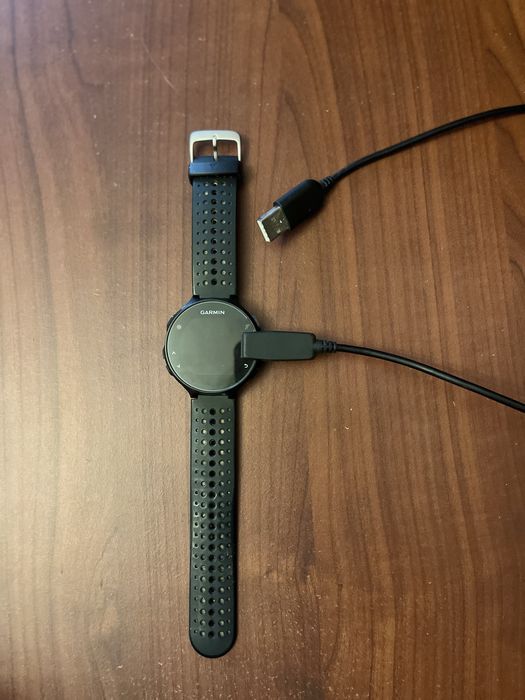 Спортвные часы Garmin forerunner 235