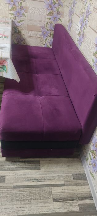 Диван велюр в идеальном состоянии