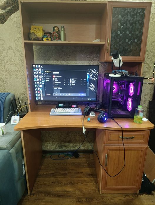 Письменный стол продается свой