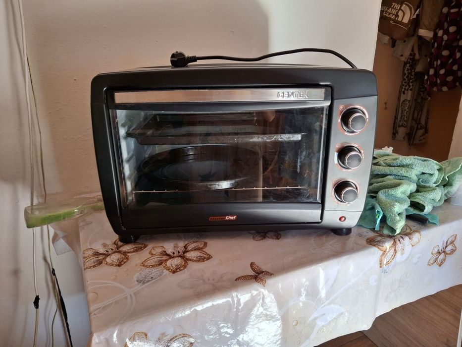 Продам Настольную электропечь CENTEK черный. 
Идеальное состояние.
Цен