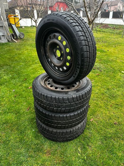 Roți de tablă + Cauciucuri de iarnă 205/60/R16 M+S