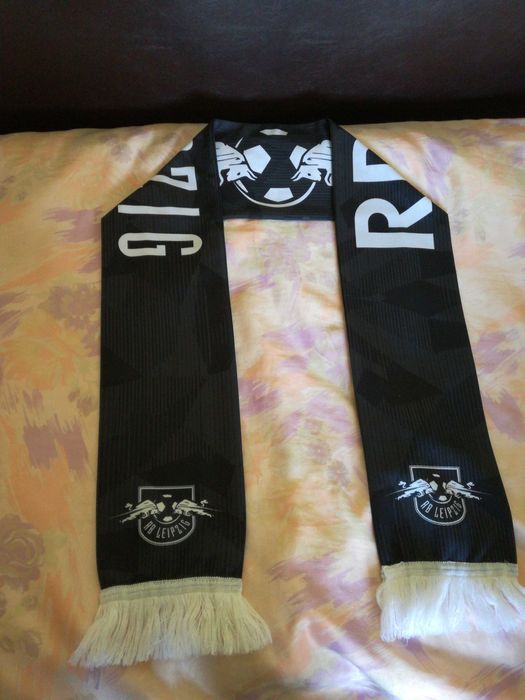 Фенски футболен шал