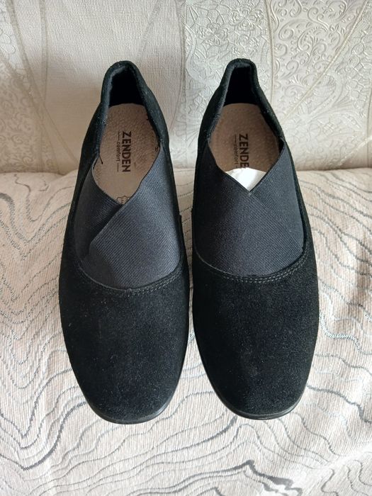 Продам недорого разную обувь.