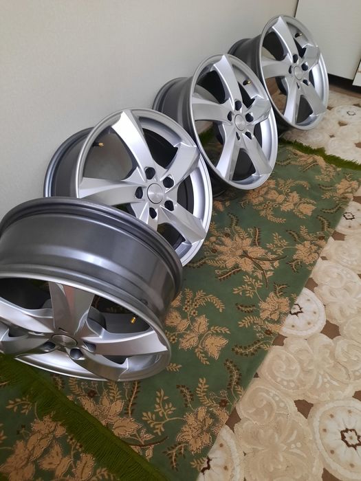 Продам  новый титановые диски