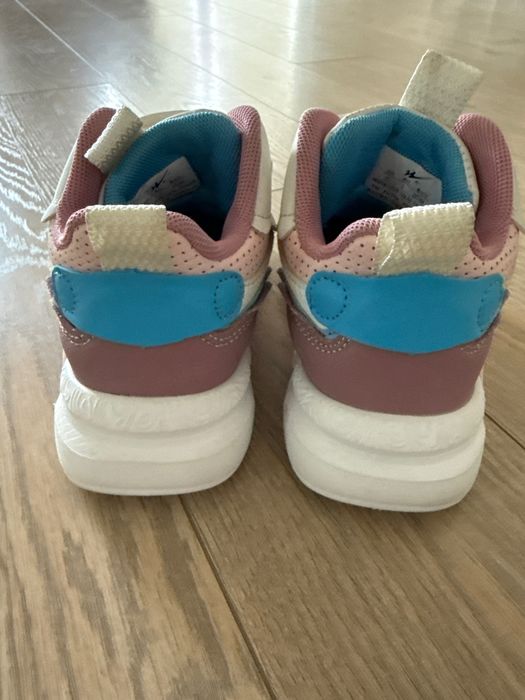 Кроссовки размер 31