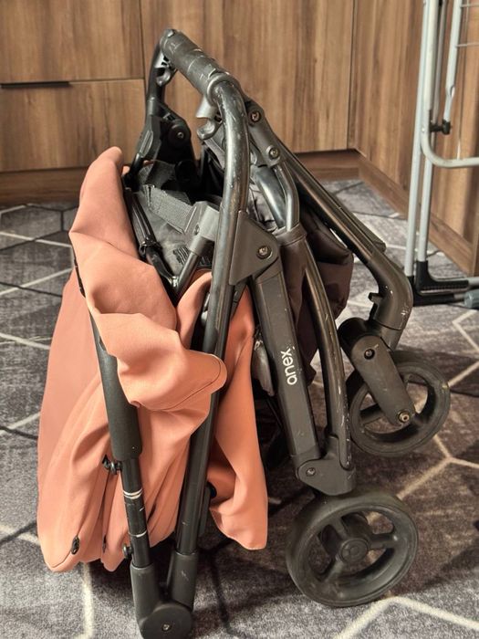 Продам коляску anex air z