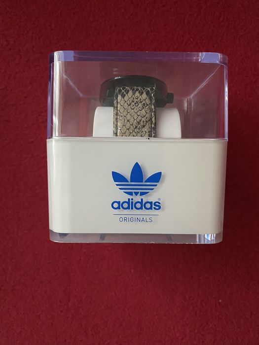 Часовник на Adidas Originals, естествена кожа с дизайн на крокодил