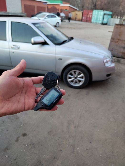 Продам машину приора 2