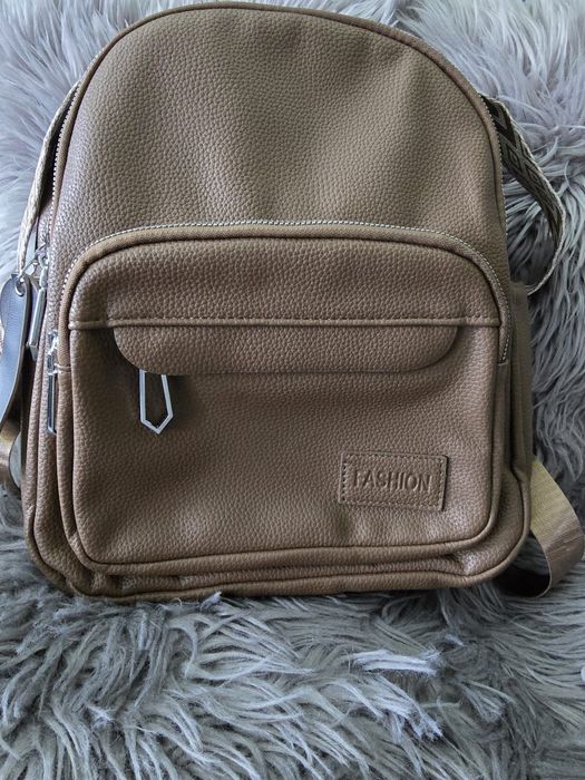 Продавам маркови чанти