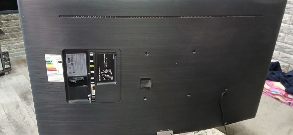 Продам телевизор самсунг 49 изогнутый