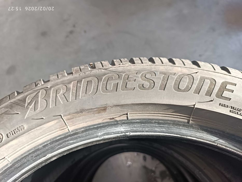 2бр.зимни гуми 235/45/18 Bridgestone
