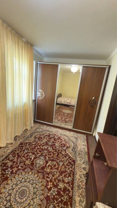 Срочна 2 хонали квартира ижарага берилади Азиз базар