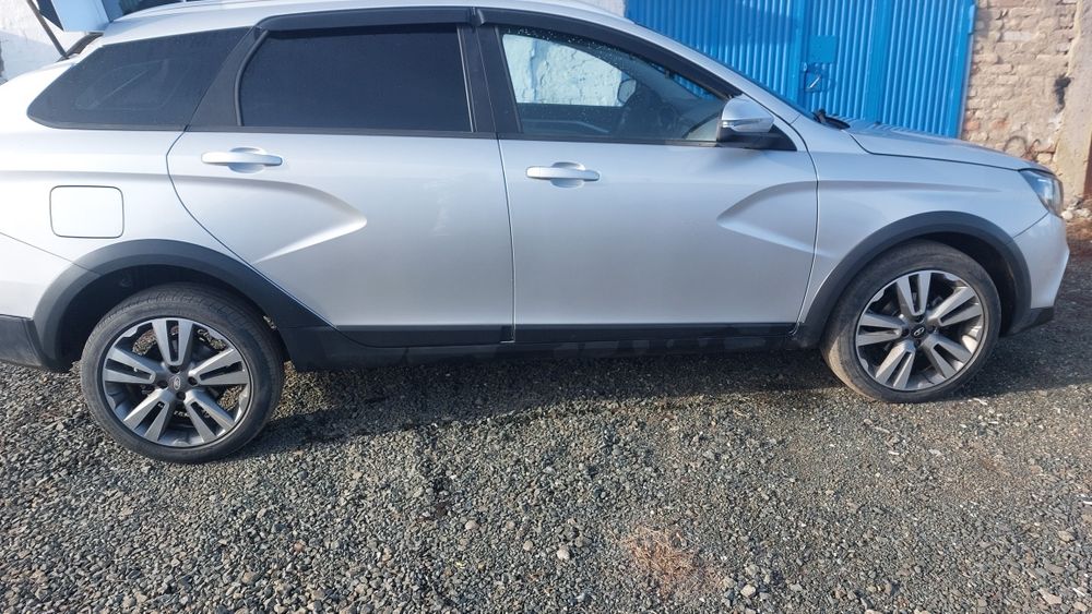 Продам диски с шинами R17