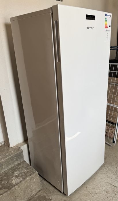 Congelator vertical Arctic