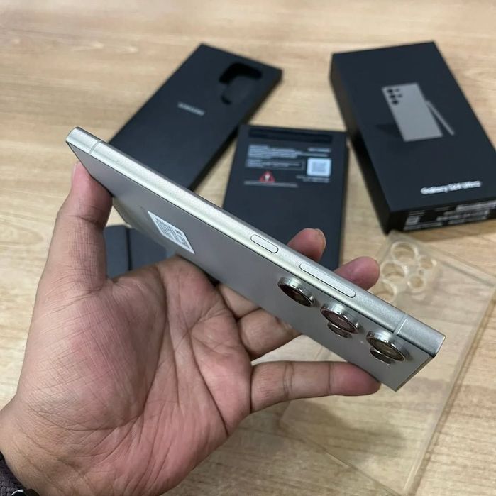 Galaxy  S24 ULTRA 256gb =530$