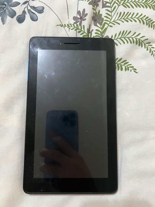 Lenovo tab E7 qora