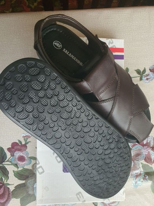 Продам Сандали в отличном состоянии Новые в коробке.