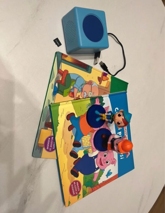 Boxa audio + 2 carti + 2 figurine