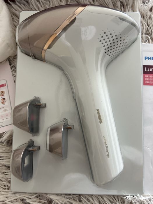 Philips Lumea Prestige BRI956 IPL 250.000 impulsuri IPL aproape nou!