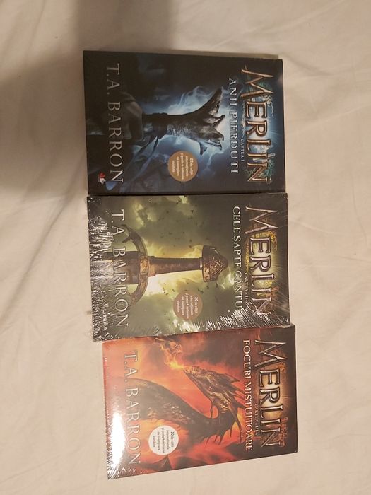 Vand set carti noi Merlin de T.A. Baron