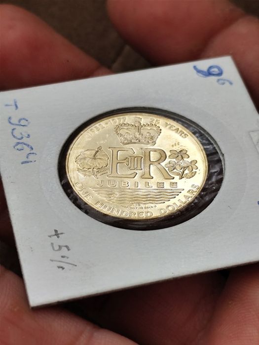 100 златни долара острови Кук