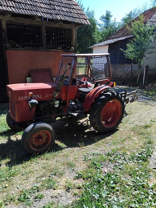 Vand tractor U 445 + plug + remorca + disc