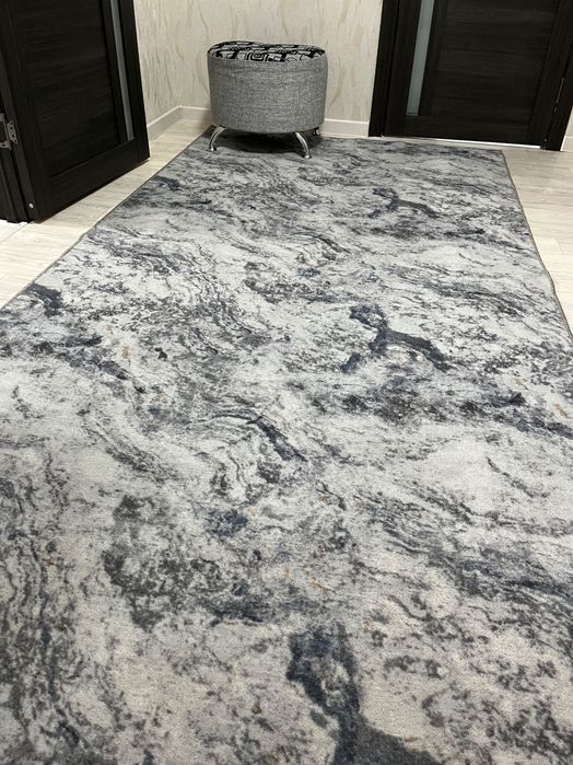 Продам 2 ковра в хорошем состоянии