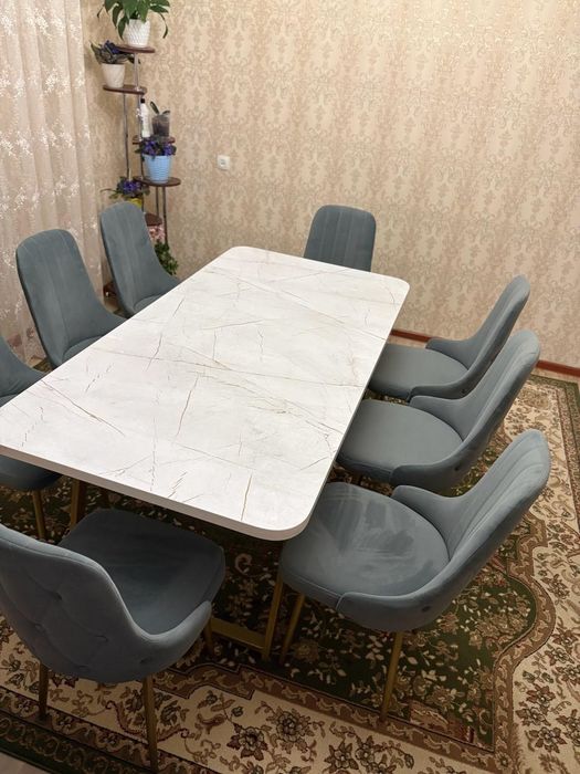Стол орындықтарымен