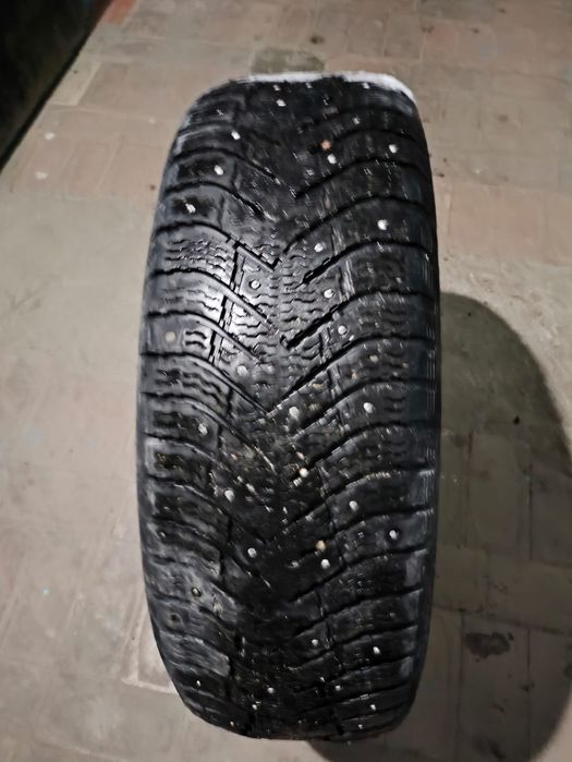 Продам одну шину