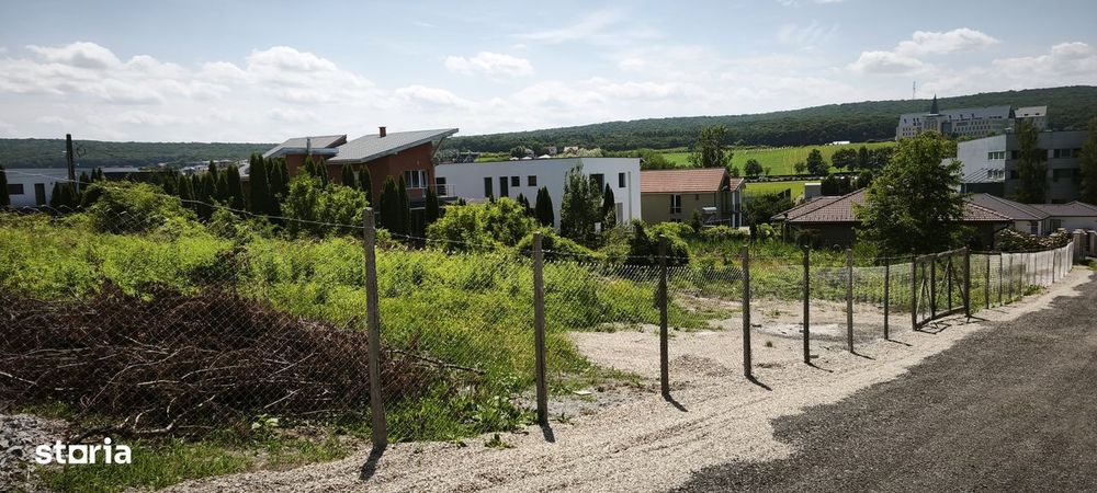 Teren Corunca 600 mp, limita cu Tg. Mures, in spate la Richter Gedeon