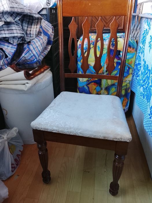 Продам два стула