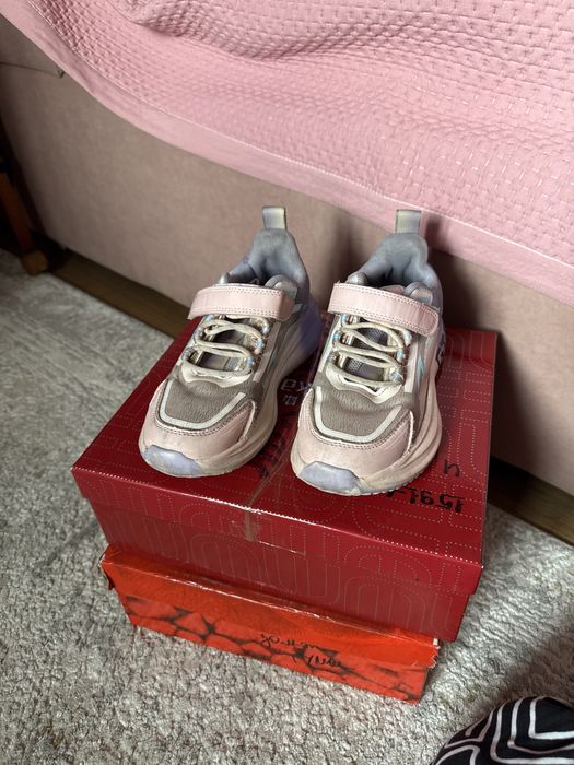 Продам детские обувь для девочек б/у