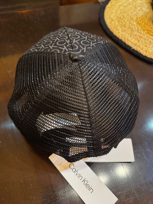 Нова оригинална Calvin Klein шапка с етикет