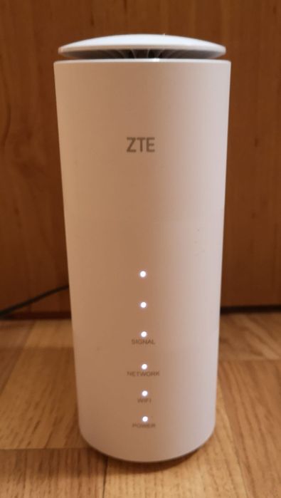 Router modem 5G wifi ZTE MC801A liber de rețea