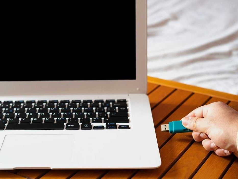 Instalez orice Windows (7 8 10 11) Office (2003-2024) detalii in anunt