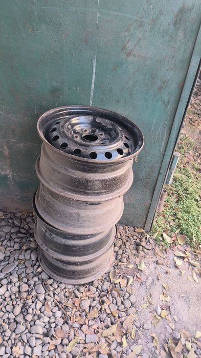 Диски на машину размер 15